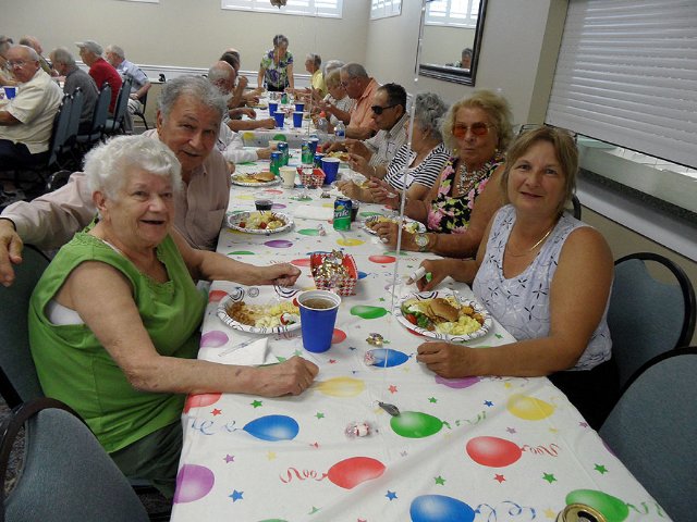 Les Downings 90th birthday Party - Slide 37