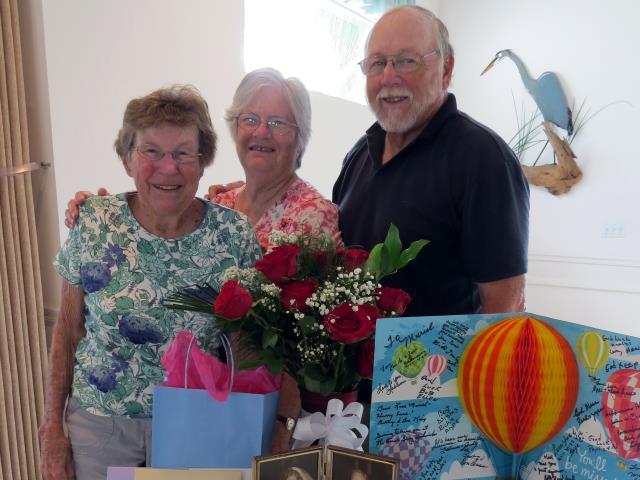 Coffee and Doughnuts with Muriel Lyon <br>
Photos by Nora Szabo - Slide 14