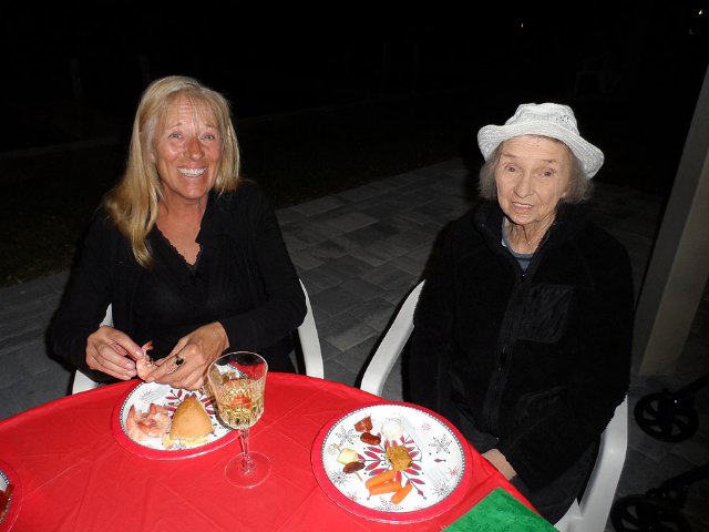 Christmas Tree Lighting Party Nov 30 2018 - Slide 1